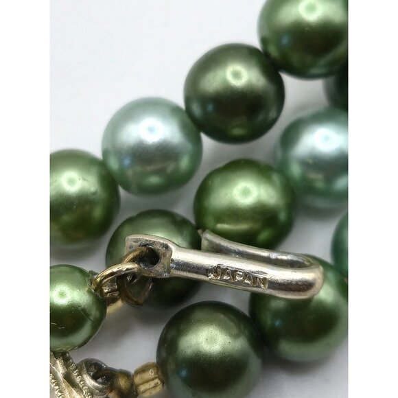 Vintage Japan signed Green Faux Pearl Bead Necklace 3-Strand 1950s Mad Men Style - Picture 3 of 5